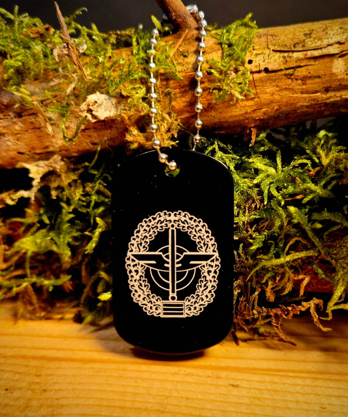 Anhänger Dog Tag aus schwarzer Aluminiumlegierung mit graviertem militärischem Emblem und silberner Kugelkette