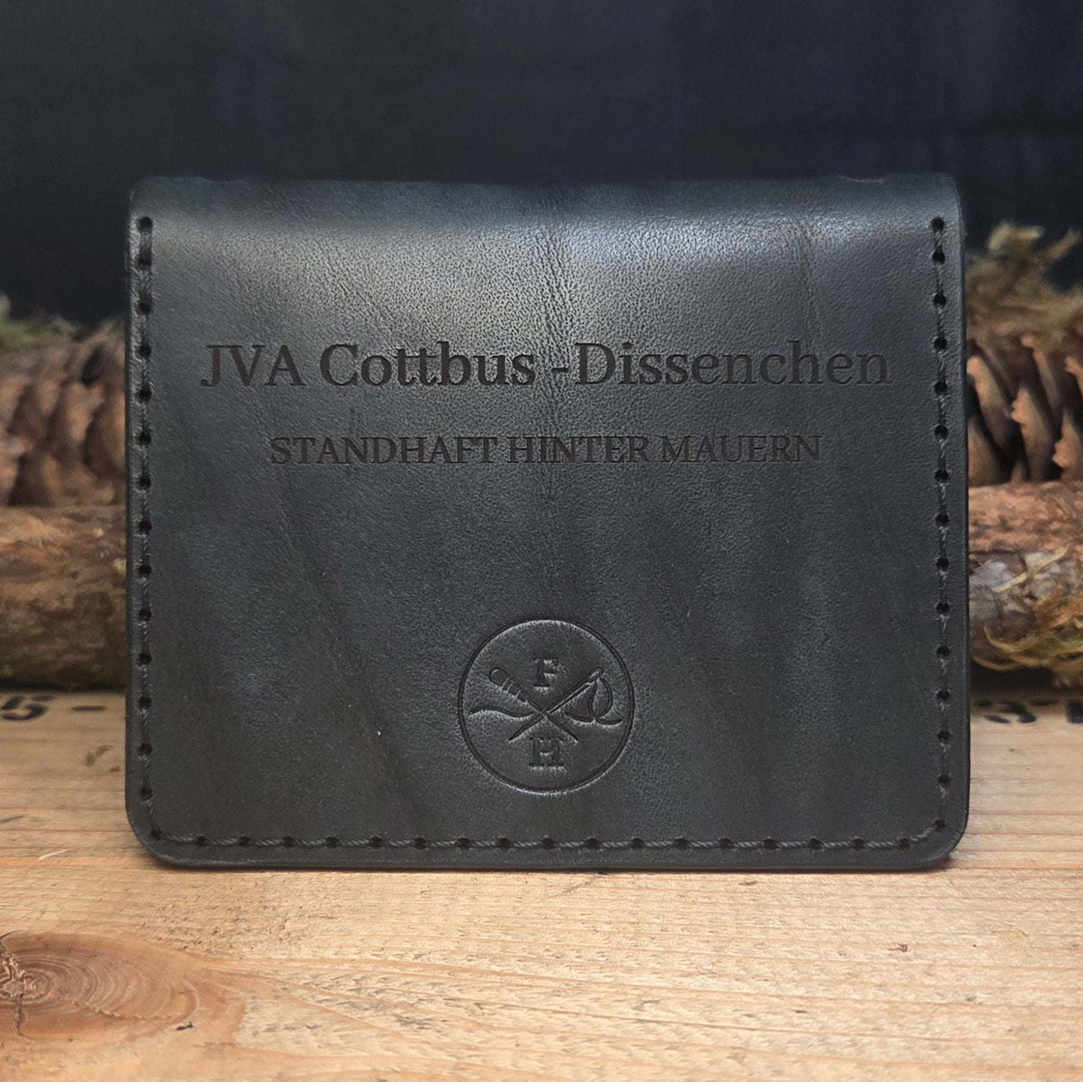 JVA Ausweisetui aus Premium Vollnarbenleder – mit individueller Gravur