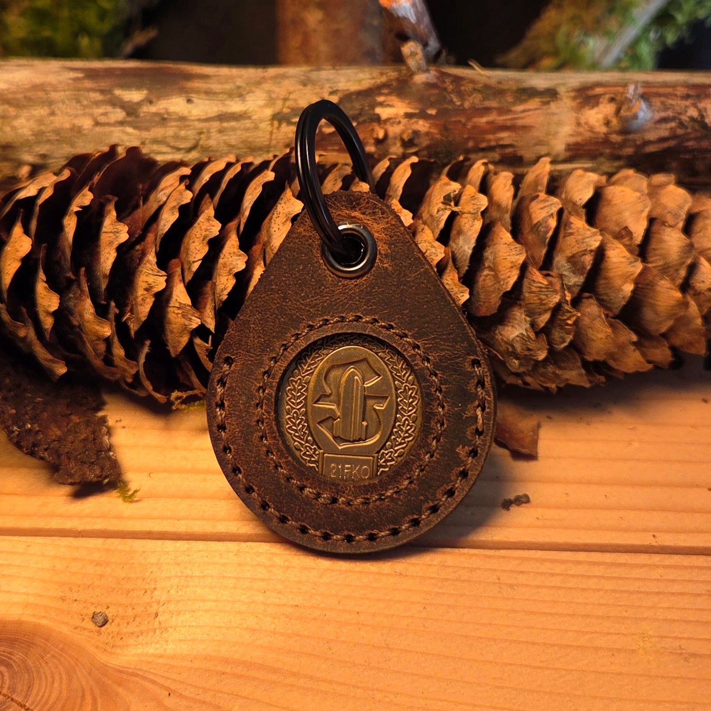 Anhänger aus Leder Coinhülle, Schlüsselanhänger, Münzhülle Leder Bundeswehr, Münze, Coin, Lederhülle, Münzetuis, Münzkoffer, Münzboxen, challange coin, Kette, anhänger Kette Leder