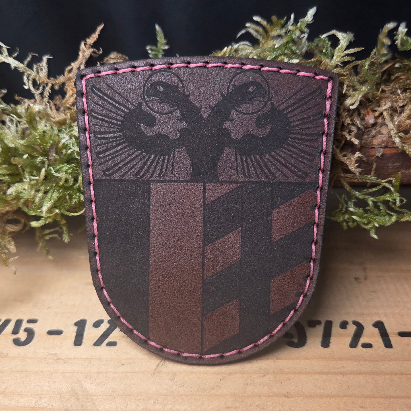 Individueller Leder Patch – Handvernäht auf Klett | ab 10 Stück
